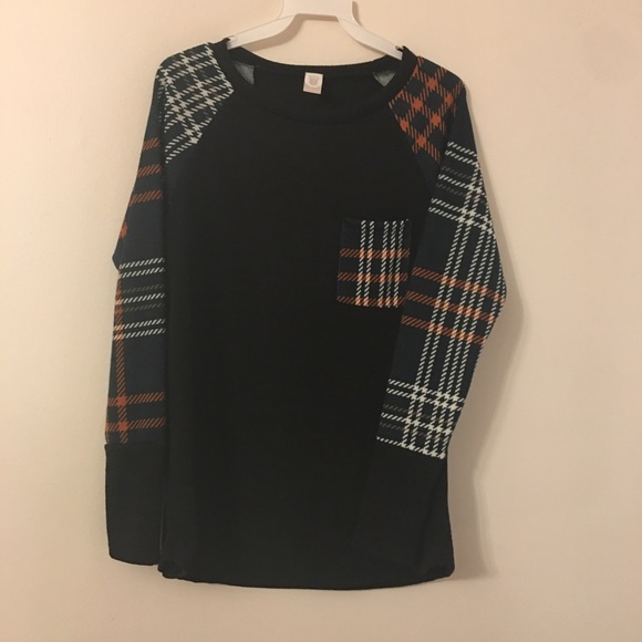 Black Top With Teen Plaid Contrast - Picture 4 of 6